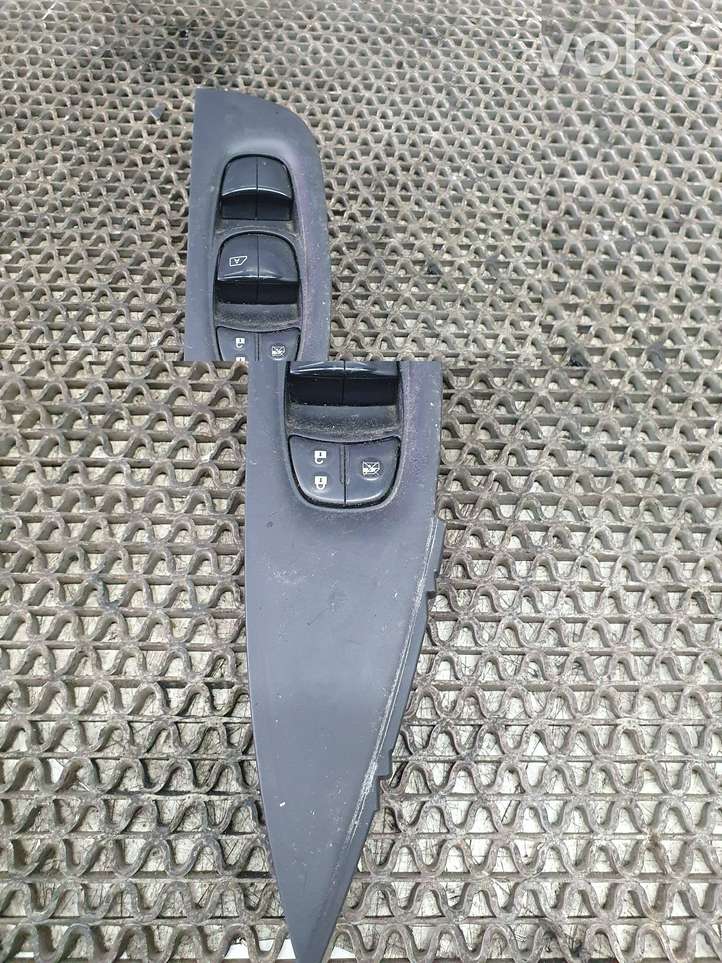 Nissan Qashqai (2013 - 2017)  809604EA0AX Кнопка стеклоподъемников