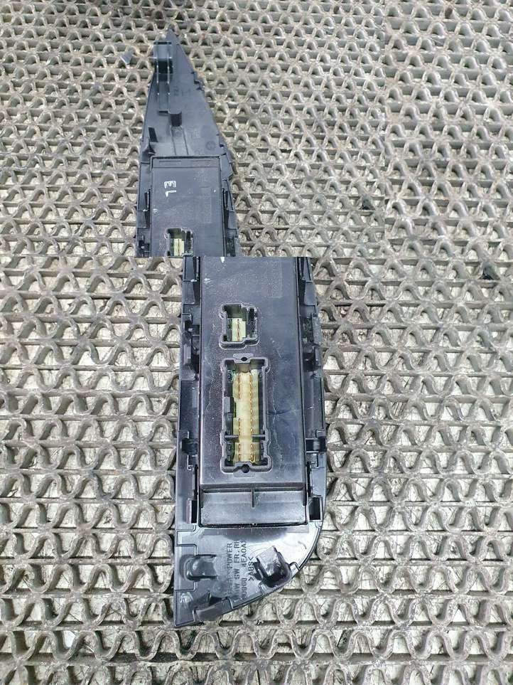 Nissan Qashqai (2013 - 2017)  809604EA0AX Кнопка стеклоподъемников