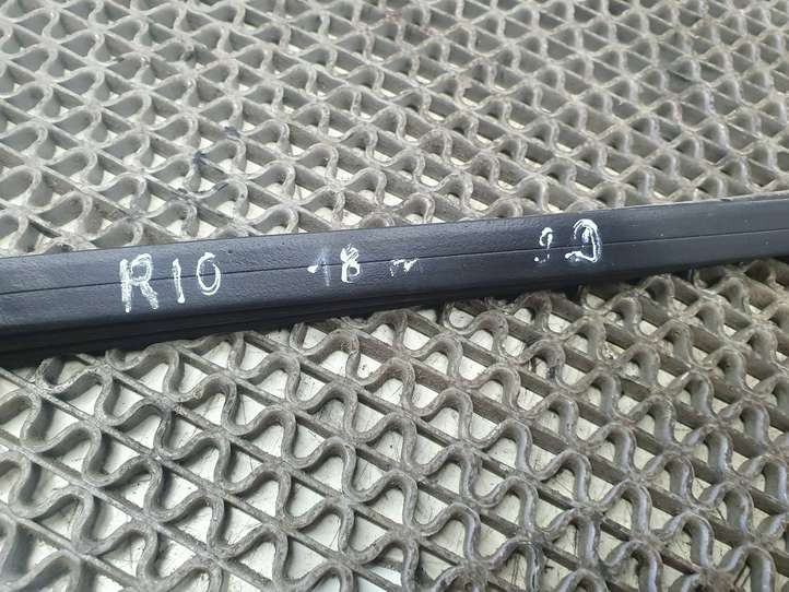 Kia Rio (2015 - 2017)   Уплотнительная резина на задних дверях