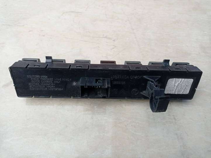 Peugeot 3008 I (2008 - 2015)  96638425XT Блок переключателей