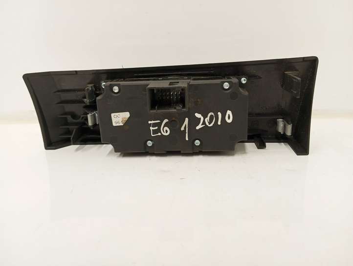 BMW 5 E60 E61 (2004 - 2010)  6988565 Включатель фонарей