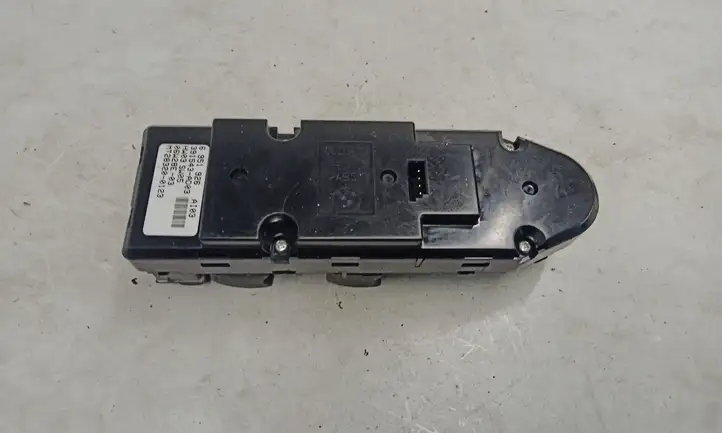 BMW 5 E60 E61 (2004 - 2010) 6951926 Кнопка стеклоподъемников — фото 3