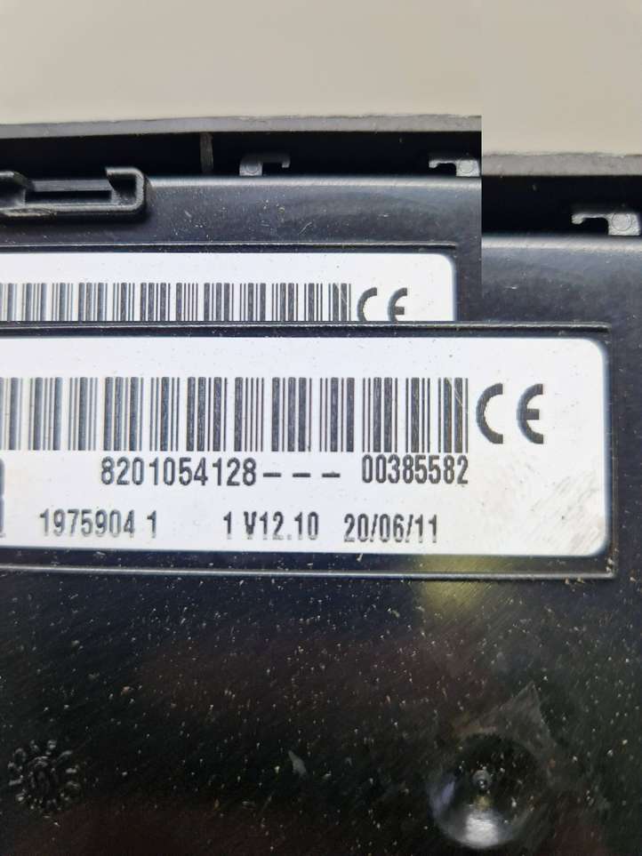 Renault Clio III (2005 - 2012)  8201054128 Mодуль kомфортa