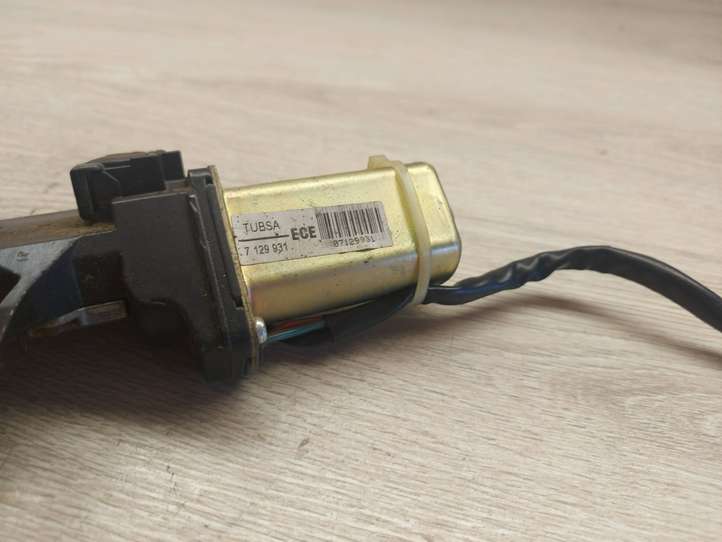BMW 5 E60 E61 (2004 - 2010)  7129931 Замок задней крышки