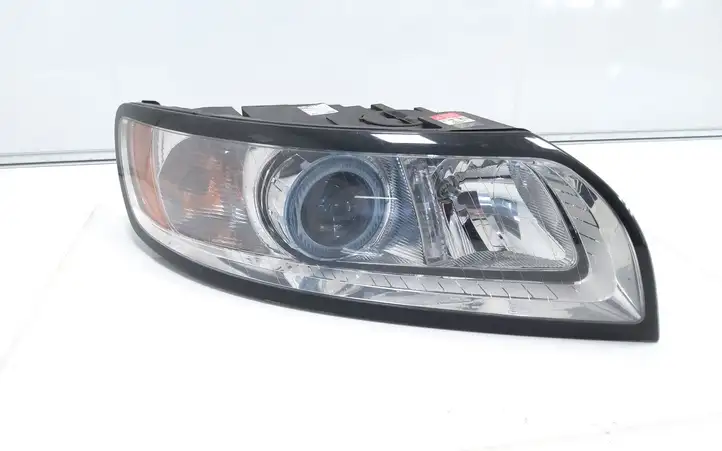 Volvo V50 (2008 - 2012) 30763038 Передняя фара — фото 1