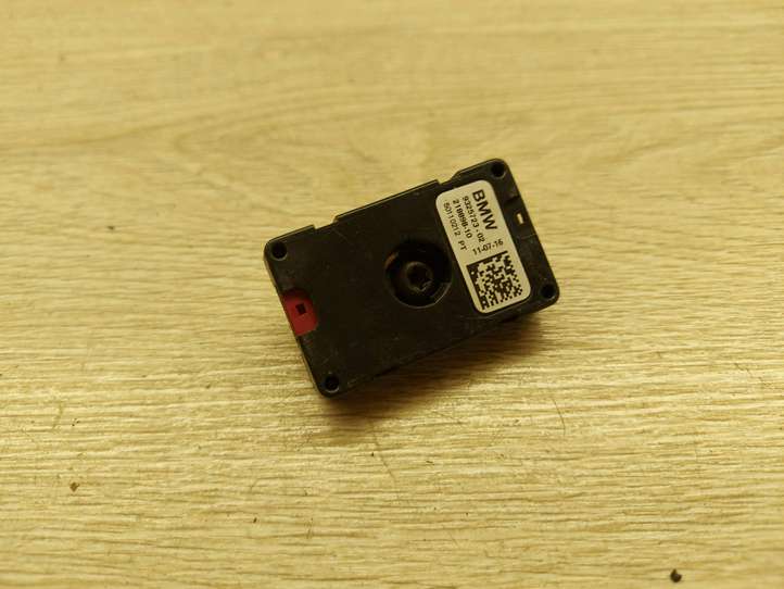 BMW 3 F30 F35 F31 (2012 - 2018)  21889810 Антенна (антенна GPS)