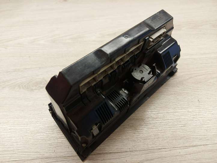 Audi Q7 (2005 - 2009)  4L0820043F Блок управления кондиционера воздуха / климата/ печки (в салоне)