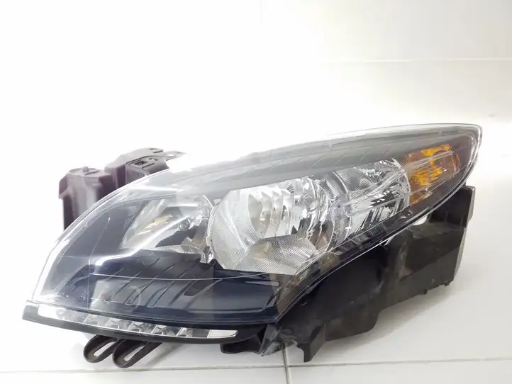 Renault Megane III (2009 - 2016) 260602545R Передняя фара — фото 1