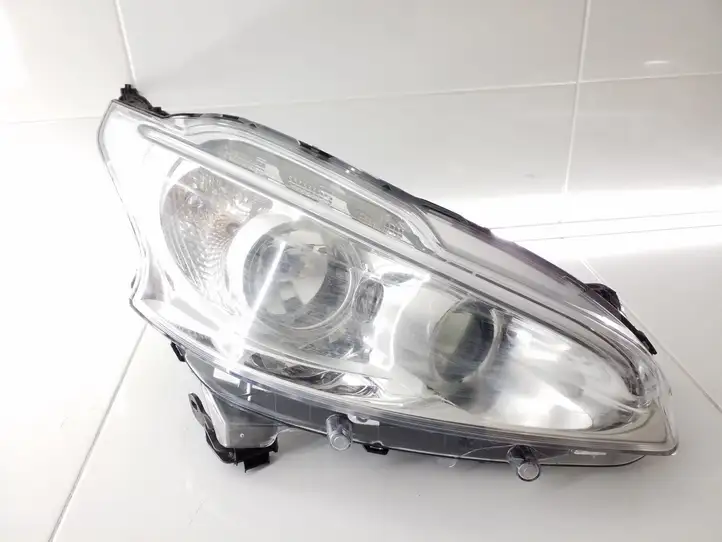 Peugeot 208 (2012 - 2015) 9802221680 Передняя фара — фото 1