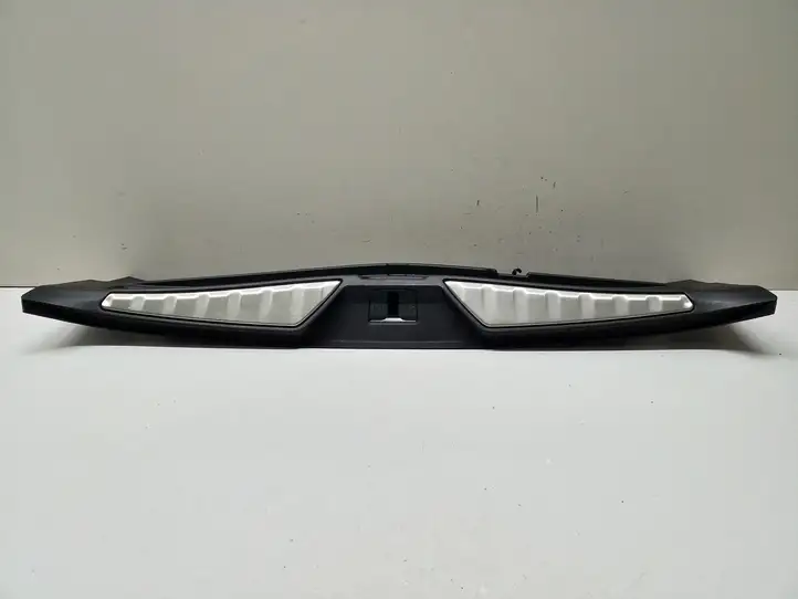 Maserati Quattroporte (2012 - 2016) 670013681 Отделка порога багажника — фото 1