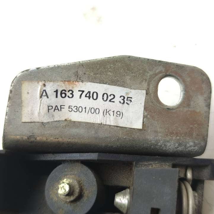 Mercedes-Benz ML W163 (1997 - 2005)  A1637400235 Замок задней крышки