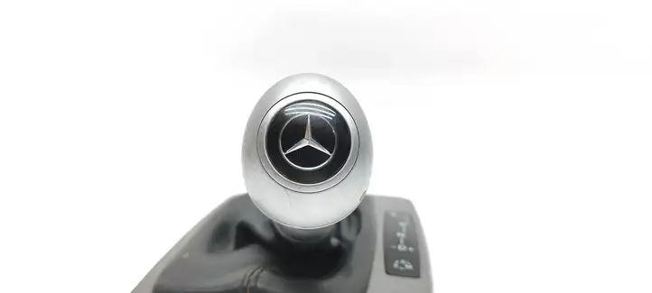 Mercedes-Benz C W204 (2007 - 2014) A2042673888 Рамка рычага КПП — фото 2