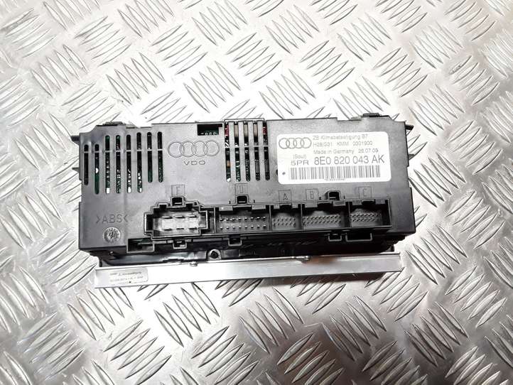 Audi A4 (2004 - 2009)  8E0820043AK Блок управления кондиционера воздуха / климата/ печки (в салоне)