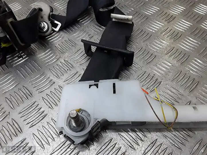 Nissan Juke I F15 (2010 - 2018) 617968000A Передний ремень безопасности — фото 2