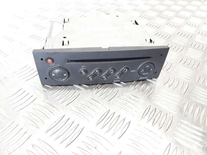 Renault Megane II (2002 - 2005)  8200483757 CD/DVD чейнджер