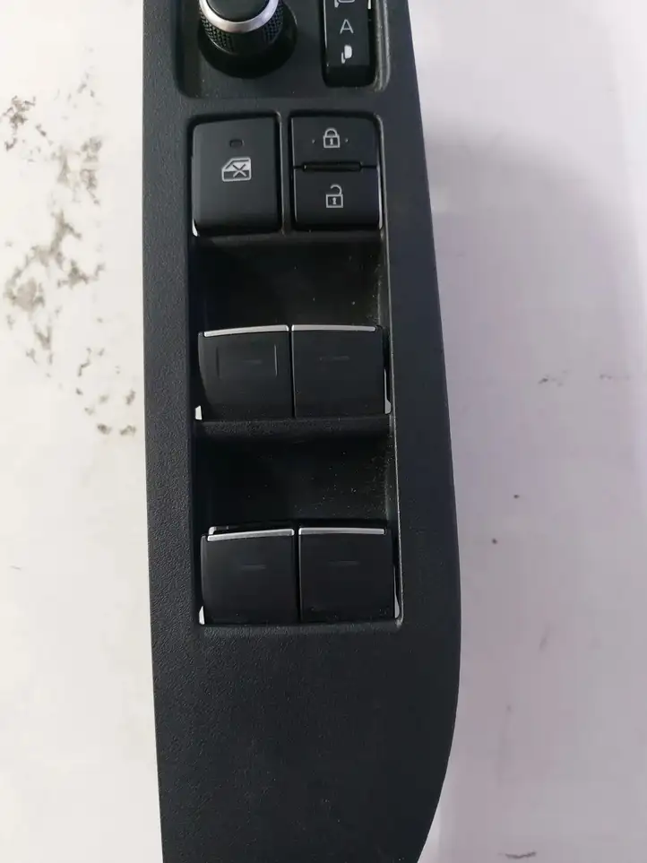 Toyota Corolla E210 E21 (2018 - ) 8404002160 Кнопка стеклоподъемников — фото 6