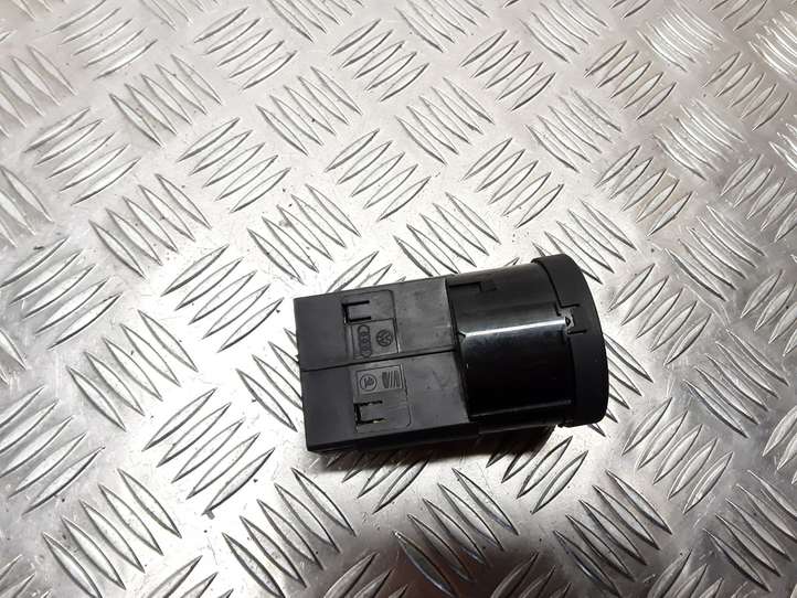 Audi A4 (2004 - 2009)  8E0941531 Включатель фонарей