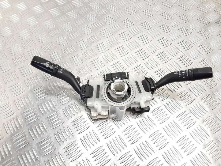 Mazda 6. (2002 - 2005)  17A089B Комплект ручек