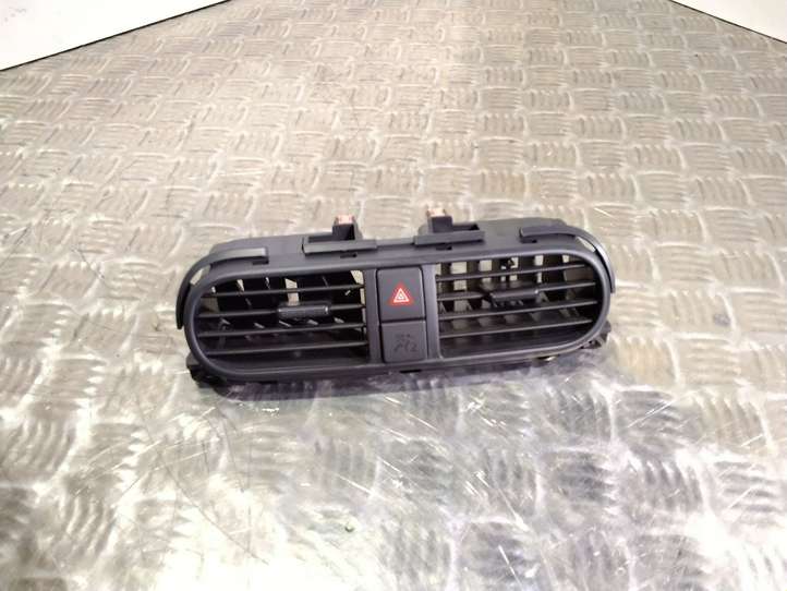 Opel Agila B (2007 - 2016)  7384151K0 Центральный дефлектор