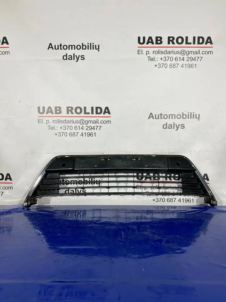 Toyota Auris E180 (2012 - 2018) 5311202390 Нижняя решетка переднего бампера — фото 1