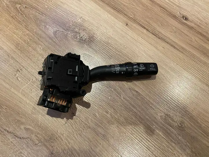 Toyota Corolla Verso AR10 (2004 - 2009) 173654LH Переключатель стеклоочистителей — фото 1