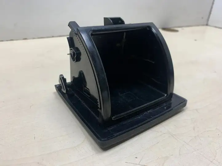Volkswagen PASSAT B5.5 (2001 - 2005) 0200 Задняя пепельница — фото 1