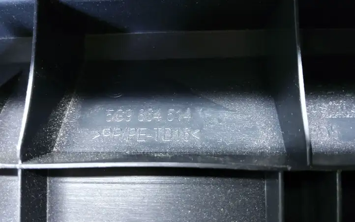Volkswagen Golf VII (2013 - 2019) 5G9864514 Прочая отделка багажника — фото 2