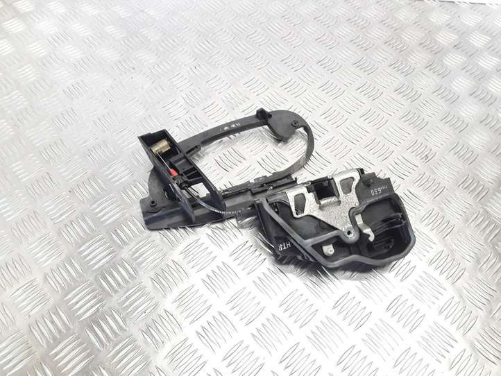 BMW 7 E65 E66 (2001 - 2008)  7154630 Замок задней двери