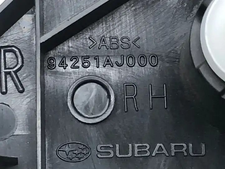 Subaru Outback (2009 - 2014) 94251AJ000 Прочие детали салона — фото 2
