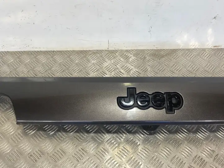 Jeep Grand Cherokee (2010 - 2021) 1WD55TRMA Подсветка номера — фото 10