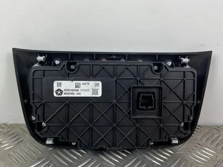 Jeep Compass (2017 - ) P6TM13DX9AB Блок управления климат-контролем — фото 3