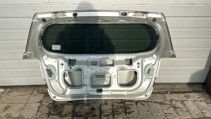 Kia Sorento (2009 - 2014) Крышка багажника — фото 2
