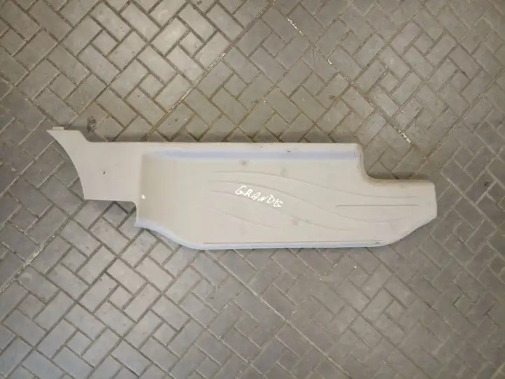 Mitsubishi Grandis (2003 - 2012) MR576168 Внутренняя отделка заднего порога — фото 1