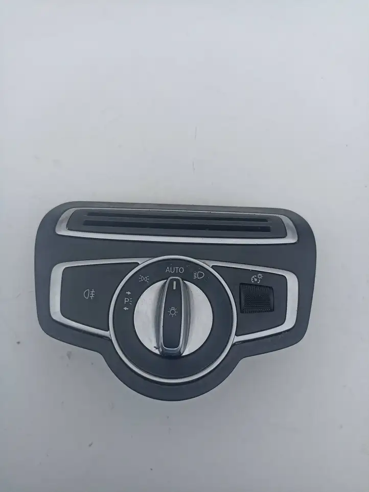 Mercedes-Benz C W205 (2014 - 2021) A2059051810 Включатель фонарей — фото 1