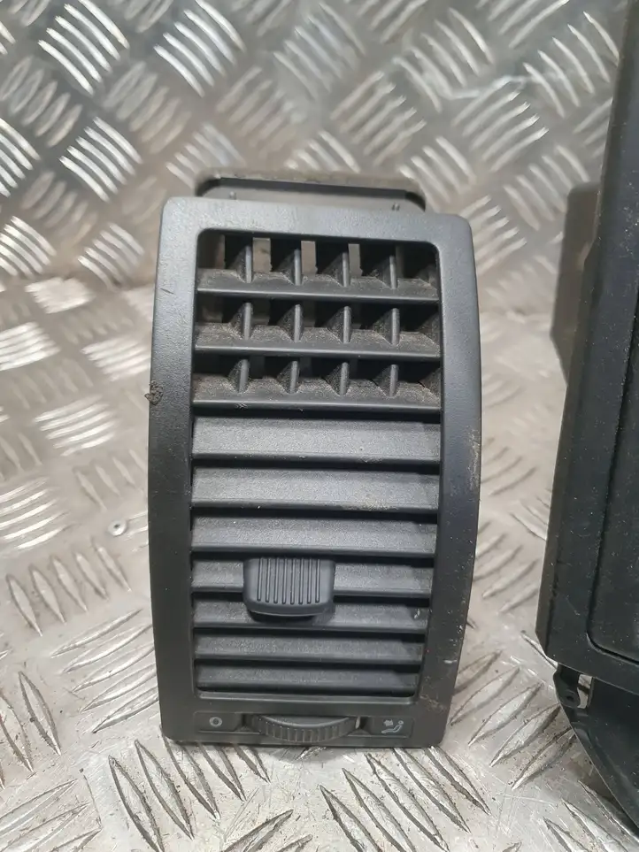 Volkswagen Polo (2005 - 2009) 6Q08197049B9 Боковой воздушный дефлектор — фото 9