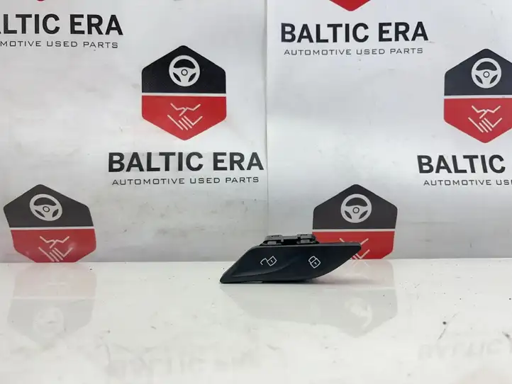 BMW 5 G30 G31 (2016 - ) 9860546 Включатель центрального замка — фото 1