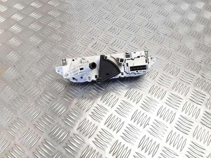 Ford Focus (2005 - 2008)  69607003 Блок управления кондиционера воздуха / климата/ печки (в салоне)