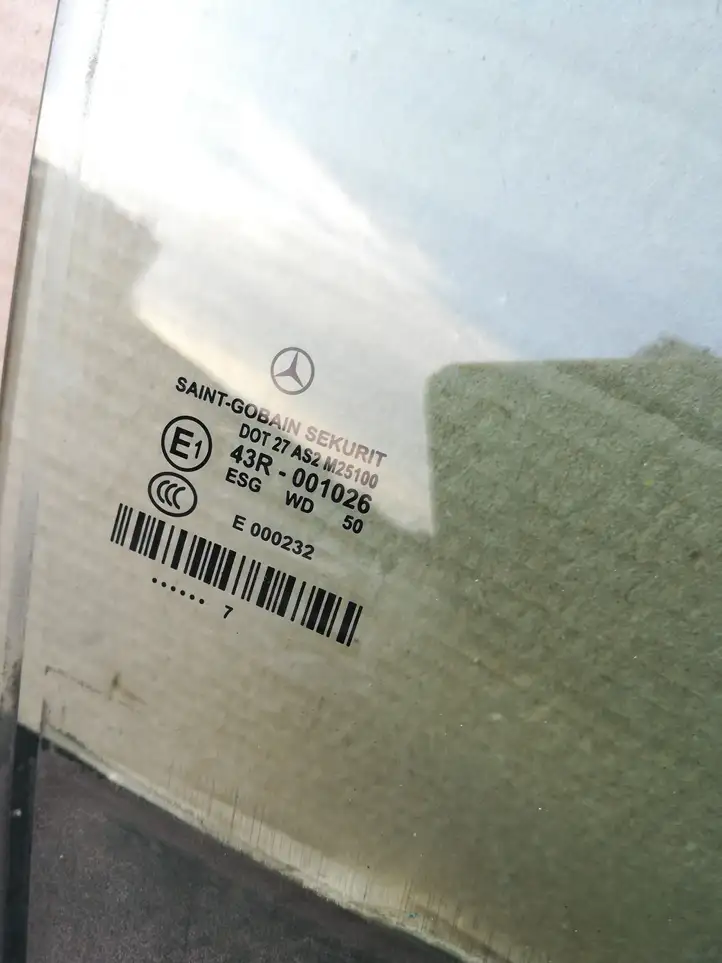 Mercedes-Benz CLS C219 (2003 - 2011) Стекло задней двери — фото 2