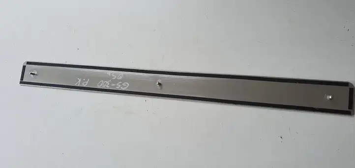 Lexus GS 300 350 430 450h (2004 - 2007) Внутренняя отделка переднего порога — фото 2