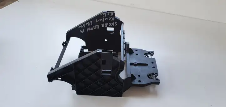 Skoda Rapid (NH) (2012 - 2019) Прочие детали моторного отсека — фото 2