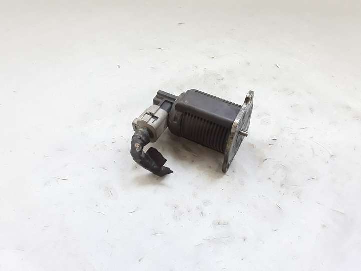 Renault Clio II (2001 - 2005)  8200488774A Клапан EGR