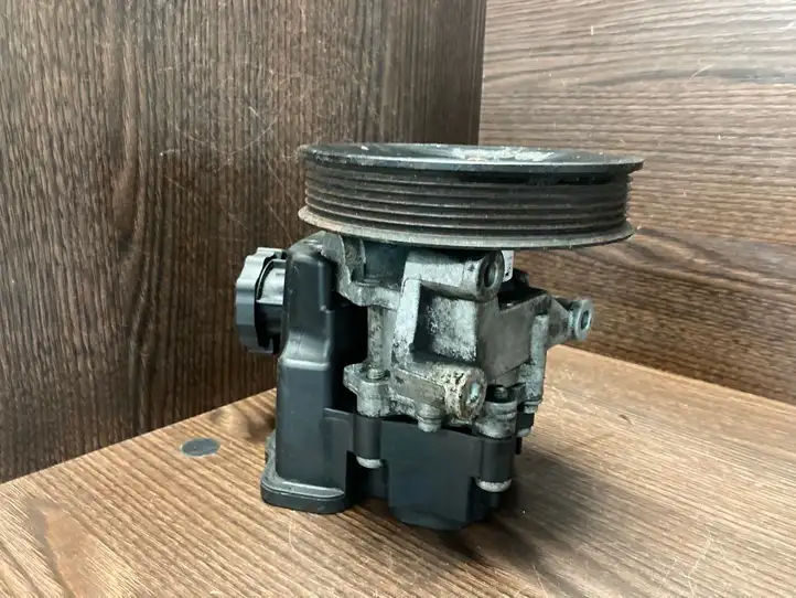Mercedes-Benz Sprinter W901 W902 W903 W904 (1995 - 2007) 0024667501 Насос ГУР — фото 4