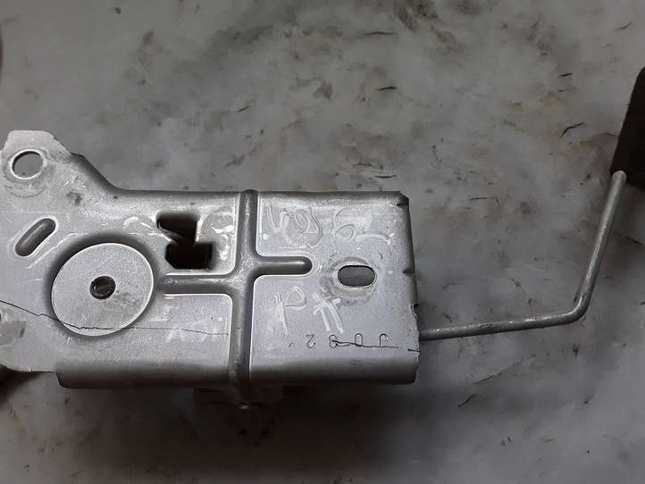 Kia Sorento (2006 - 2009)  J032 Внутренняя ручка