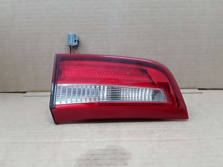 Volvo S60 (2010 - 2013)  30796271 Задний фонарь в крышке багажника