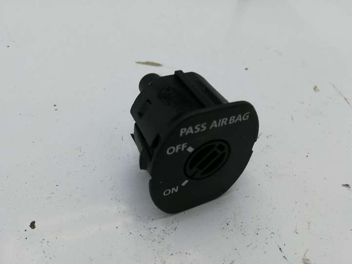 Land Rover Range Rover (2009 - 2012)  YWL500060PUY Включатель надувной подушки для пассажира