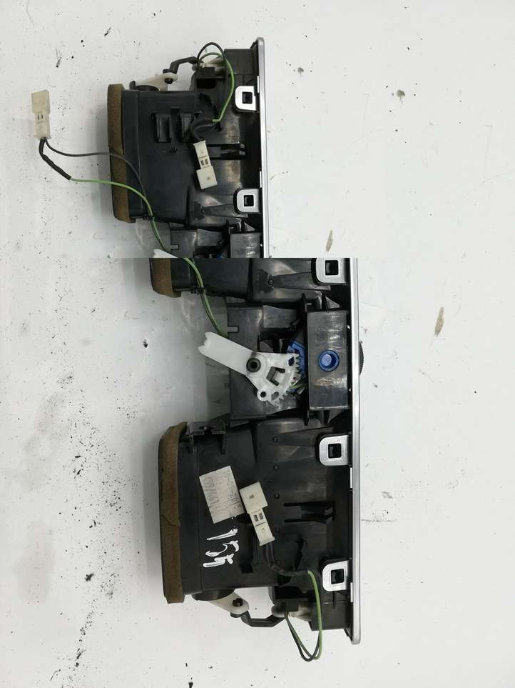 Land Rover Range Rover (2009 - 2012)  LRGJBD500240 Центральный дефлектор