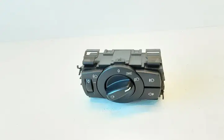 BMW 3 E90 E91 (2005 - 2012) 6932794 Включатель фонарей — фото 1