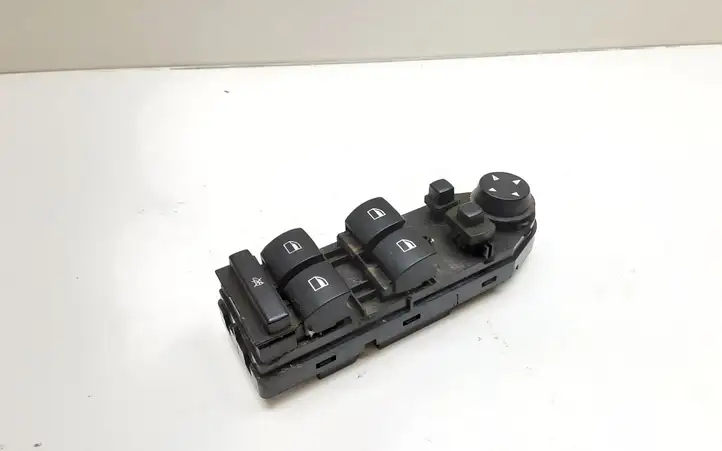 BMW 5 E60 E61 (2004 - 2010) 6951911 Кнопка стеклоподъемников — фото 1