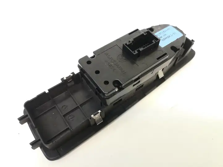BMW 1 E81 E87 (2004 - 2011) 9167154 Кнопка стеклоподъемников — фото 2