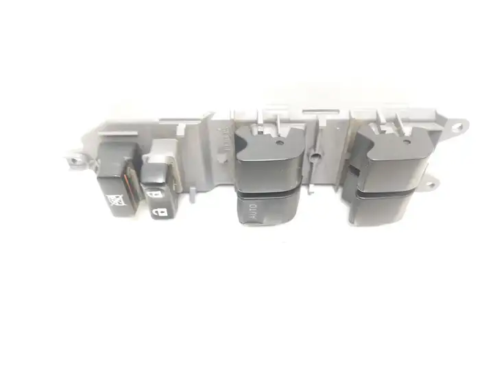 Toyota Auris 150 (2006 - 2012) 192835 Кнопка стеклоподъемников — фото 2